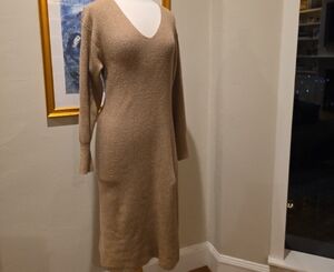 Banana Republic V-Neck Long Sleeve Dress in Tan